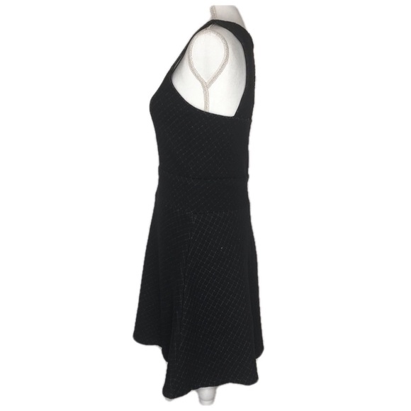 Collective Concepts Sleeveless Scoop Neck Dress - Picture 3 of 15
